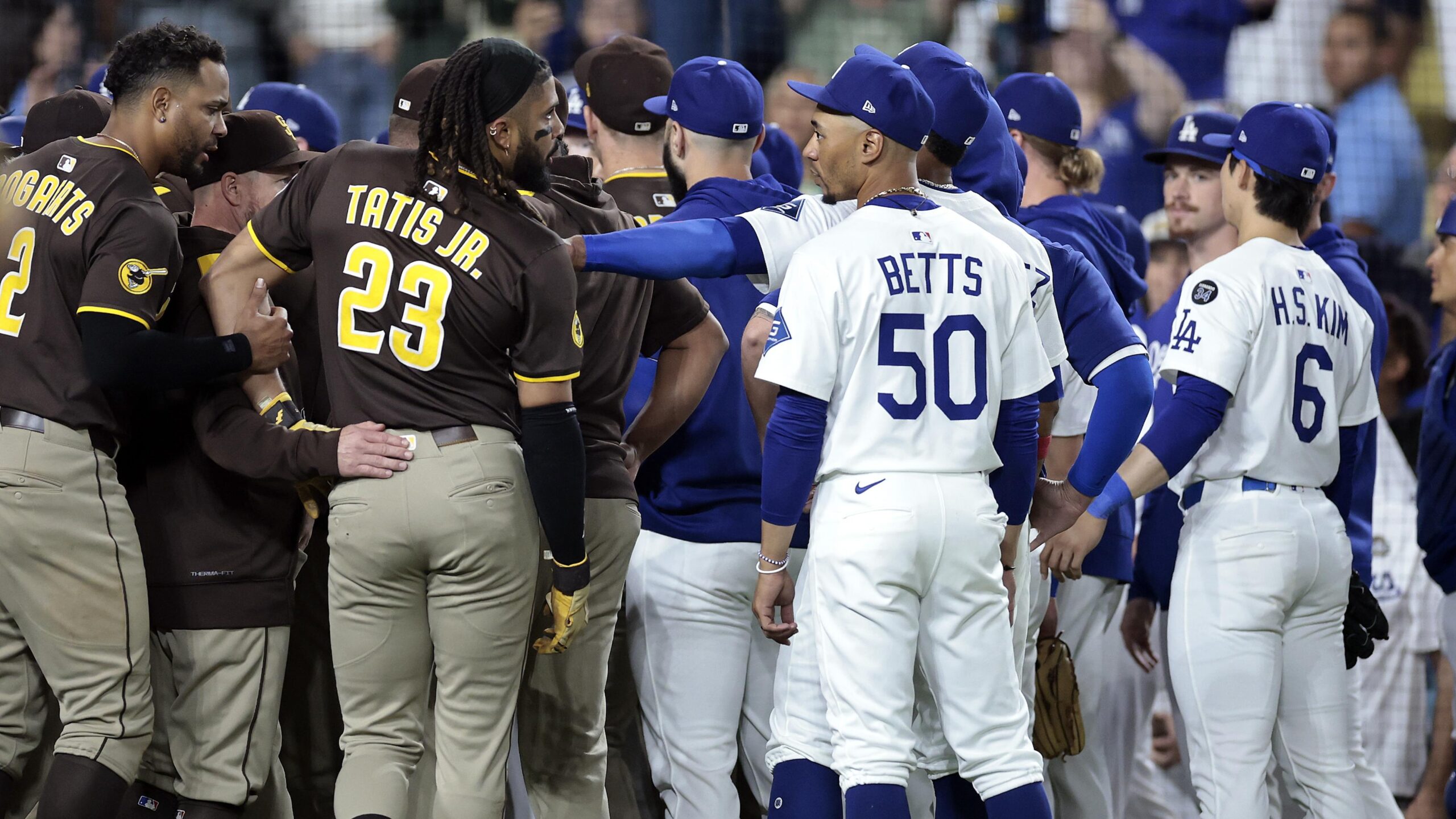 Dodgers Manager calls out Padres to deliberately hit Ohtani to Tatis HBP