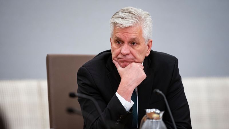 Trump collides Powell over interest rates as a senior fed official joins the call for lower borrowing cost