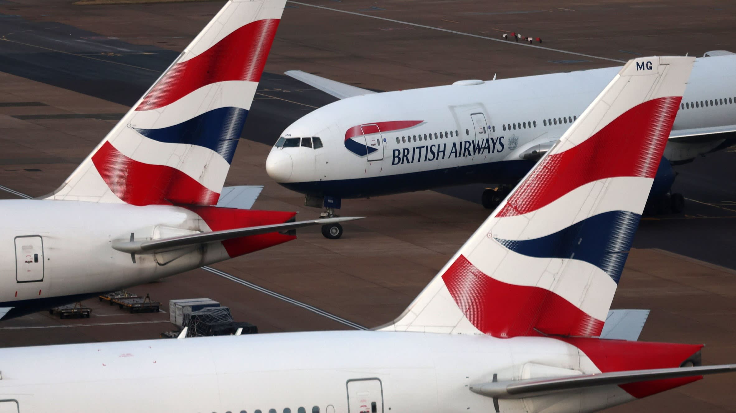 British Airways and Singapore Airlines cancel flights to Dubai after US Iran – Financial Times bombs