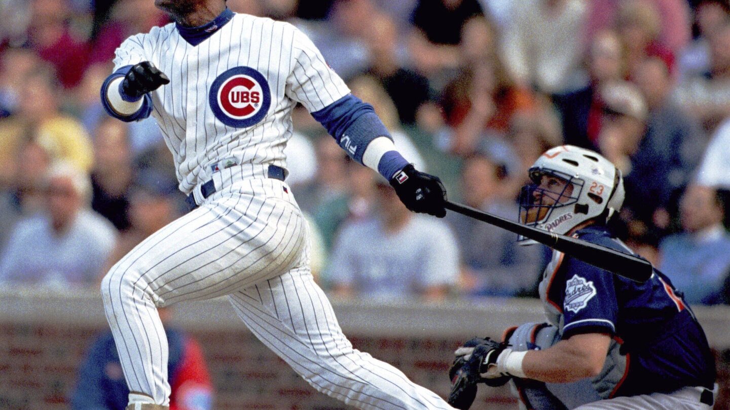 Cubs legend Sammy Sosa returns to Wrigley Field after 20-plus year