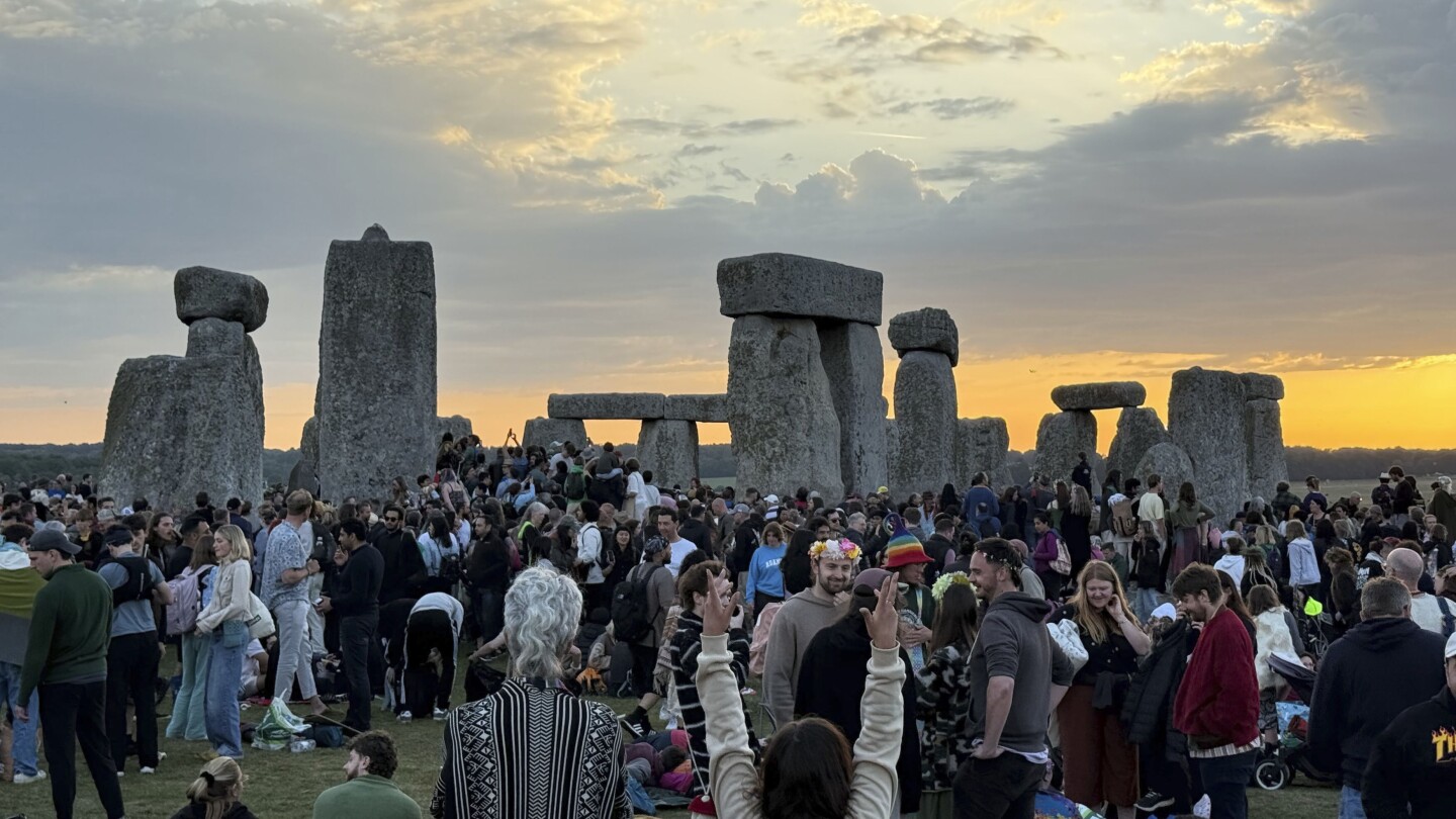 Solstice Sunrise Solstice attracts Druids, Pagans and Discoveries