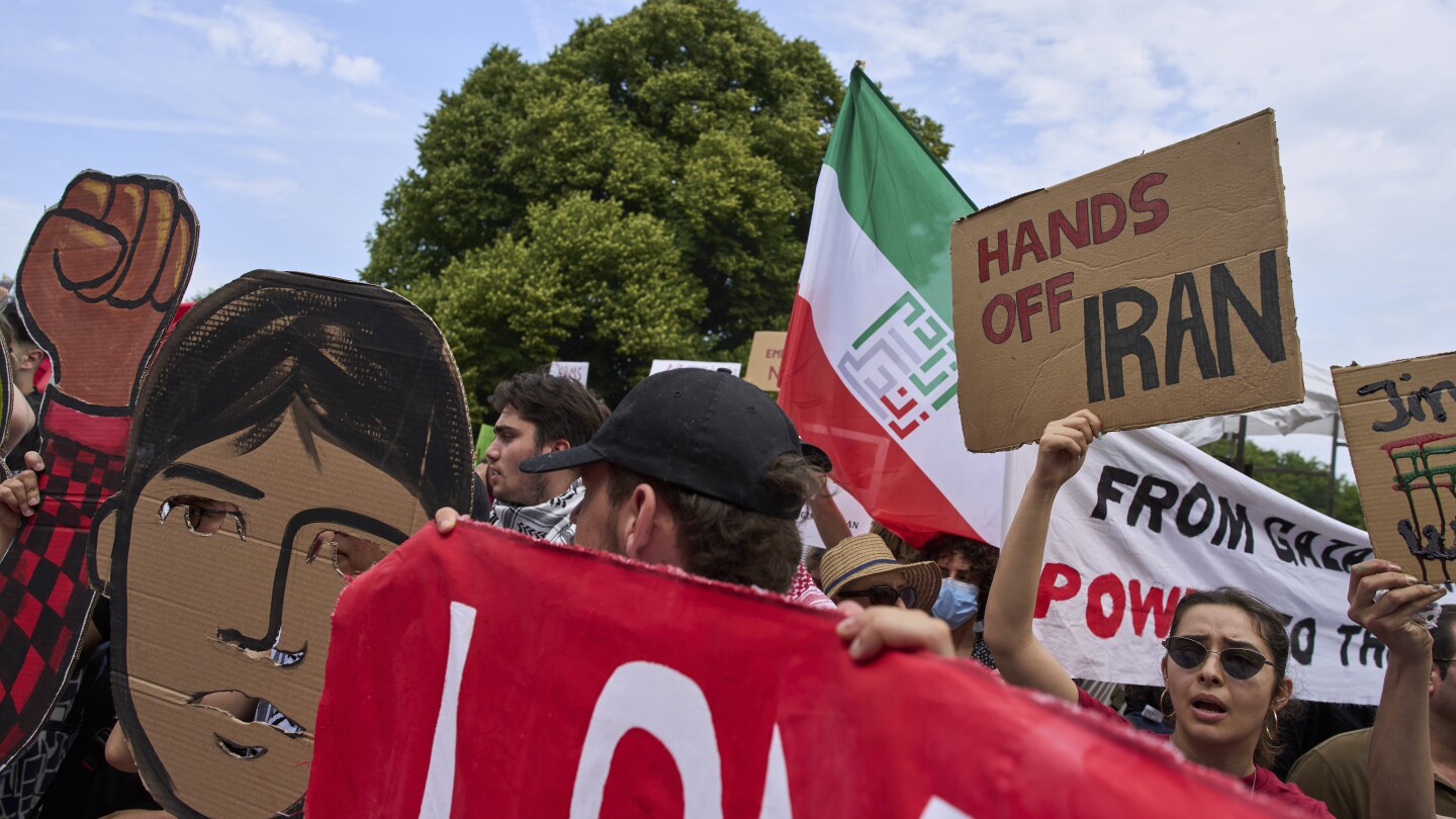 Hundreds of Hague protests against NATO, a few days before the Dutch city alliance summit