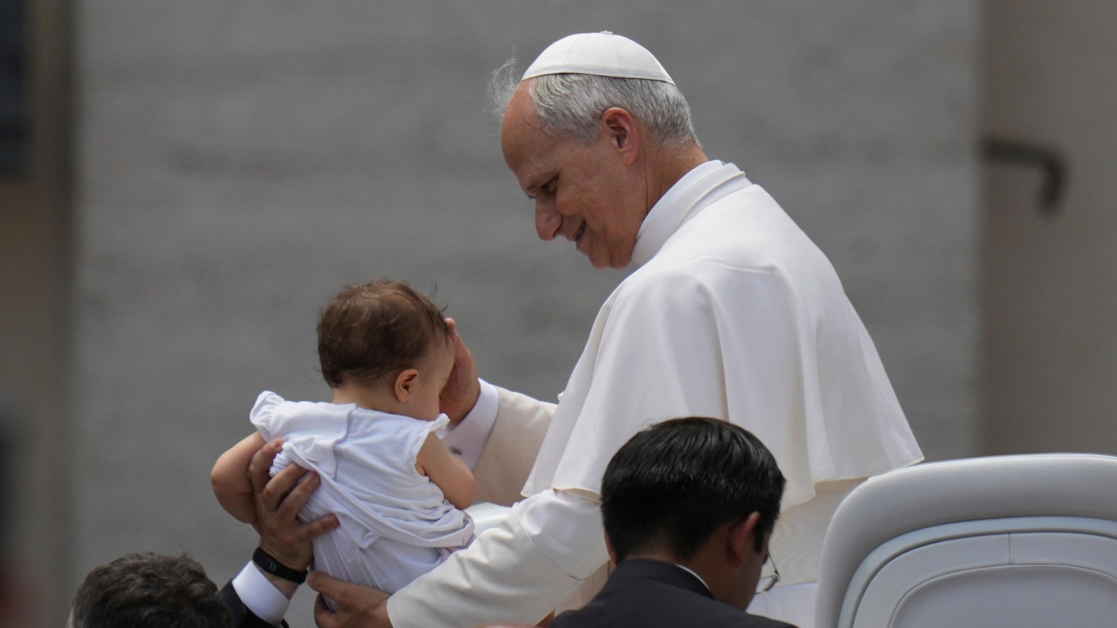 Pope Leo XIV Flag He Influence on Children’s Intellectual and Spiritual Development