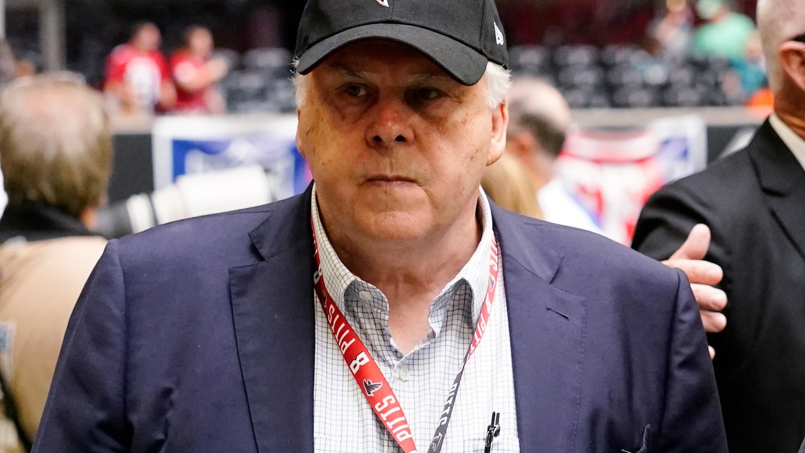 Fred Smith, FedEx founder who revolutionized the package distribution business, dies in 80